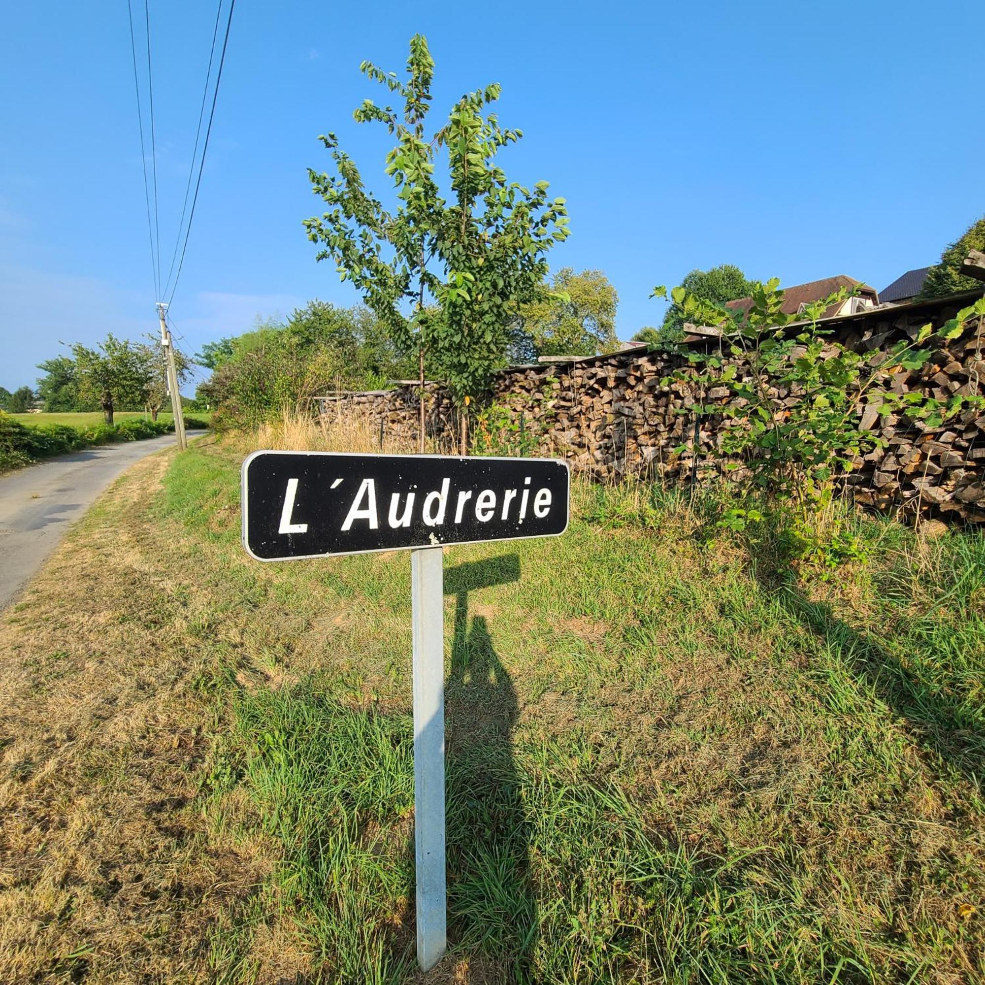 Studio L'Audrerie. Saint-Pardoux-Corbier Εξωτερικό φωτογραφία